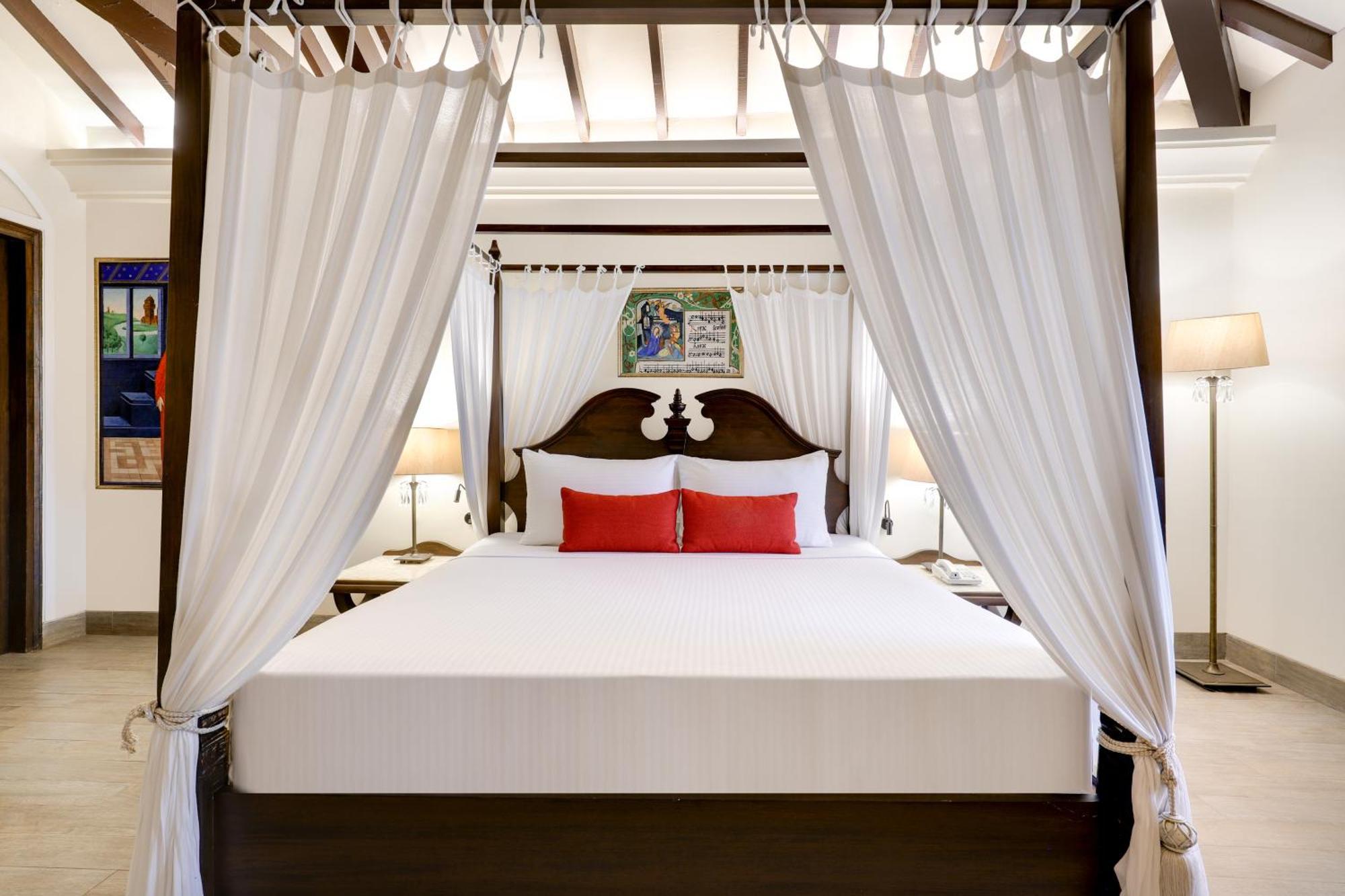 Lemon Tree Amarante Beach Resort, Goa Candolim Exterior photo