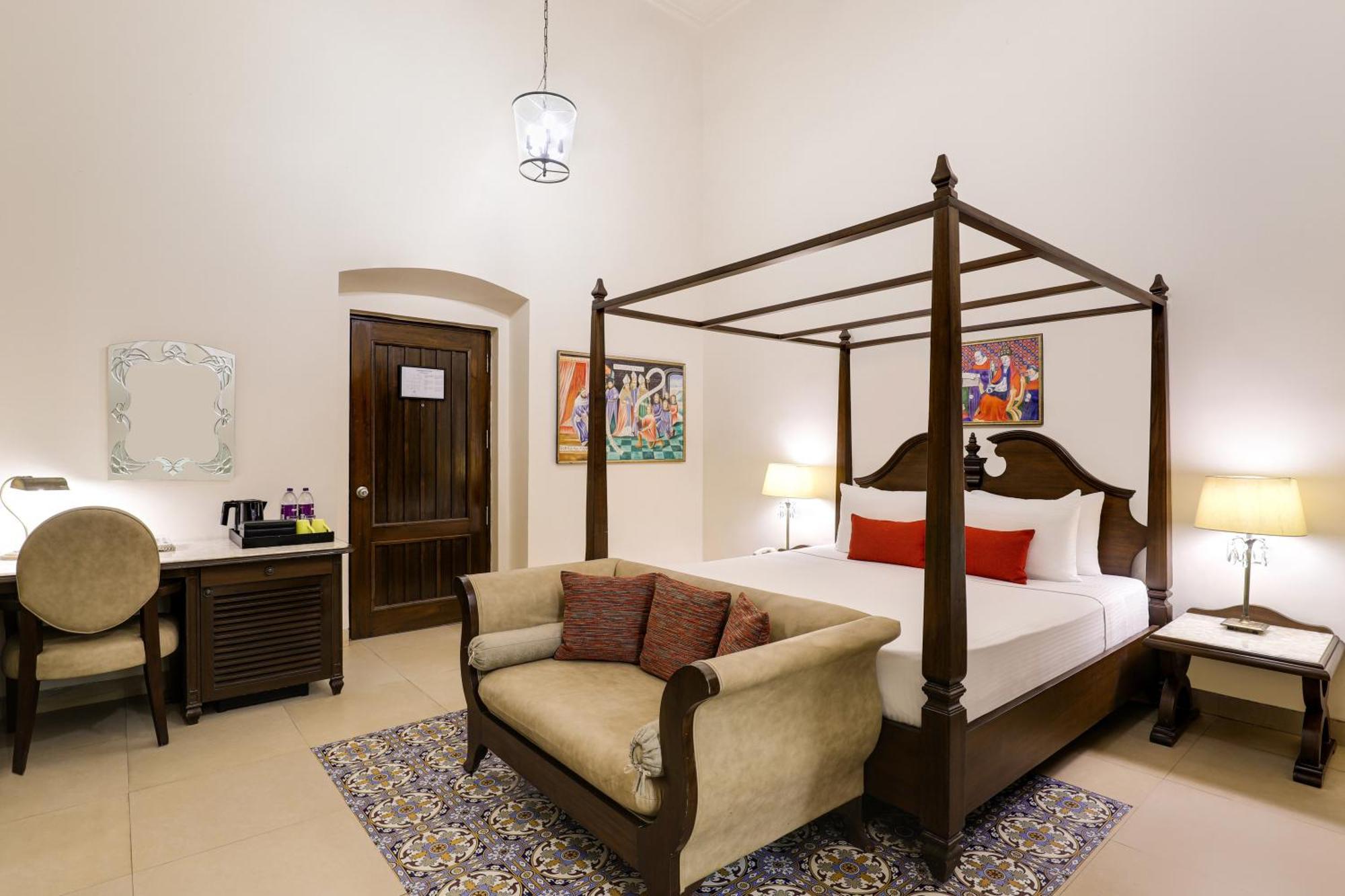 Lemon Tree Amarante Beach Resort, Goa Candolim Exterior photo