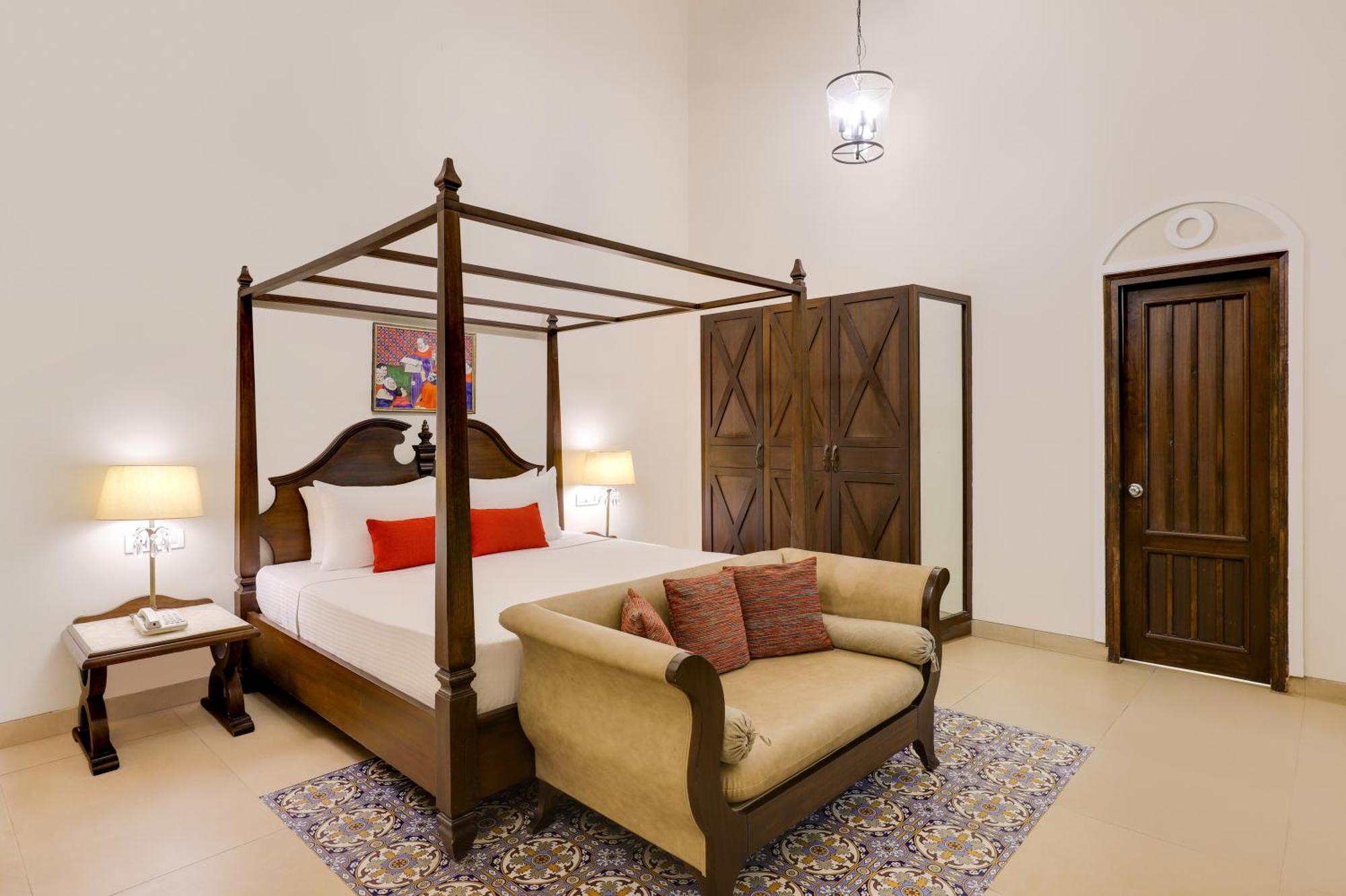 Lemon Tree Amarante Beach Resort, Goa Candolim Exterior photo