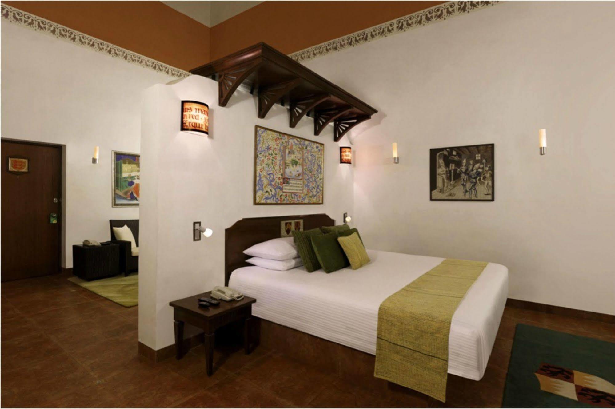 Lemon Tree Amarante Beach Resort, Goa Candolim Exterior photo