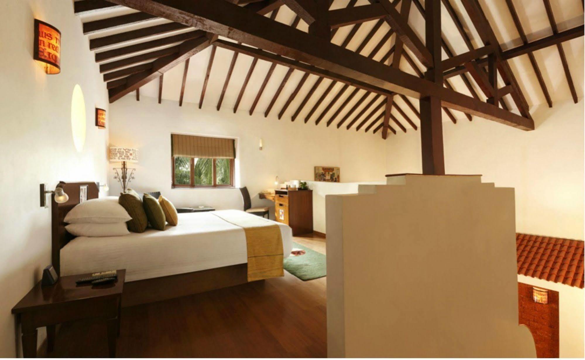 Lemon Tree Amarante Beach Resort, Goa Candolim Exterior photo