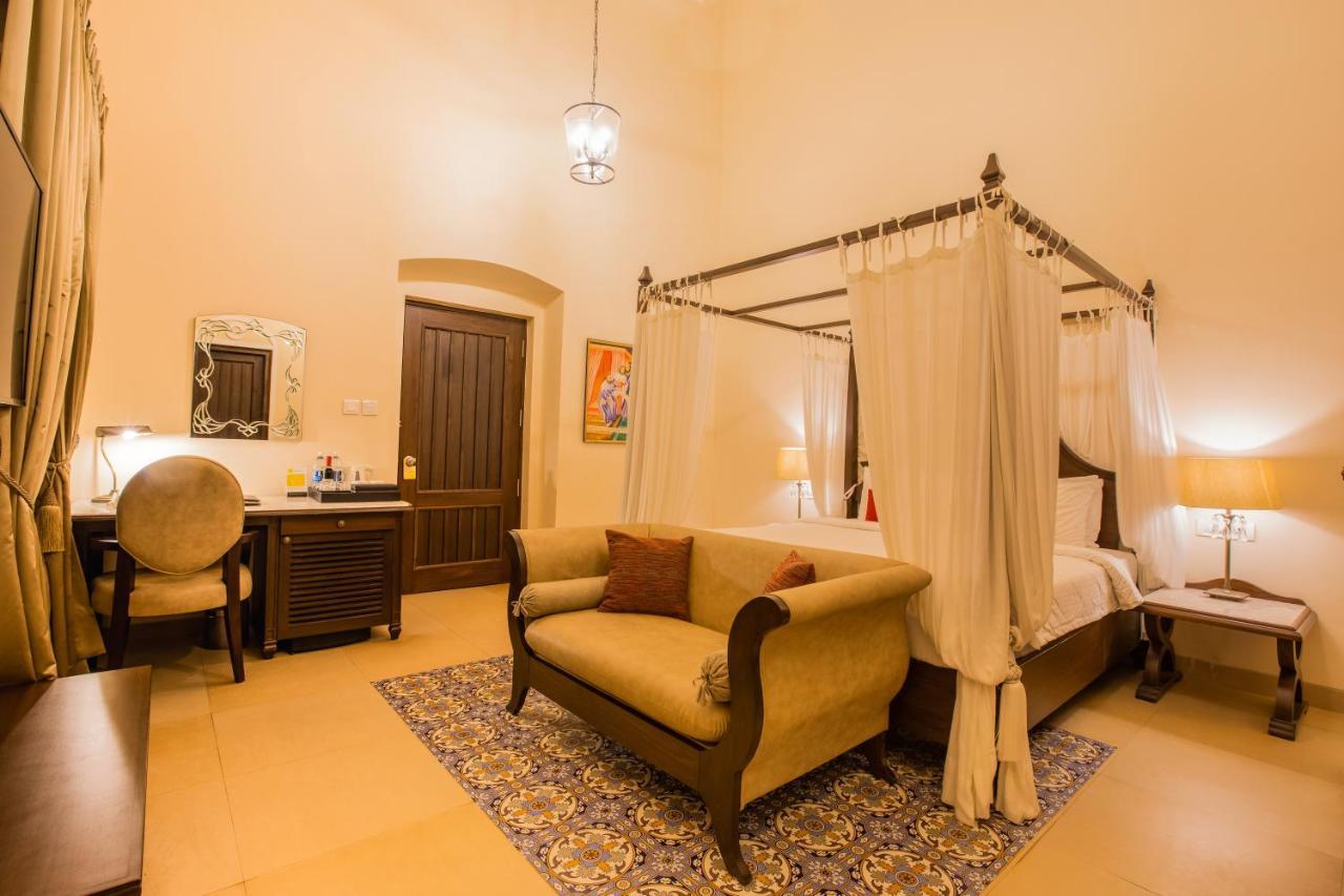 Lemon Tree Amarante Beach Resort, Goa Candolim Exterior photo