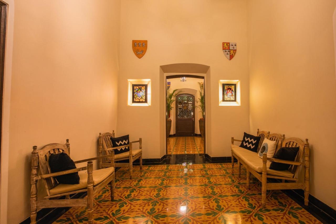 Lemon Tree Amarante Beach Resort, Goa Candolim Exterior photo