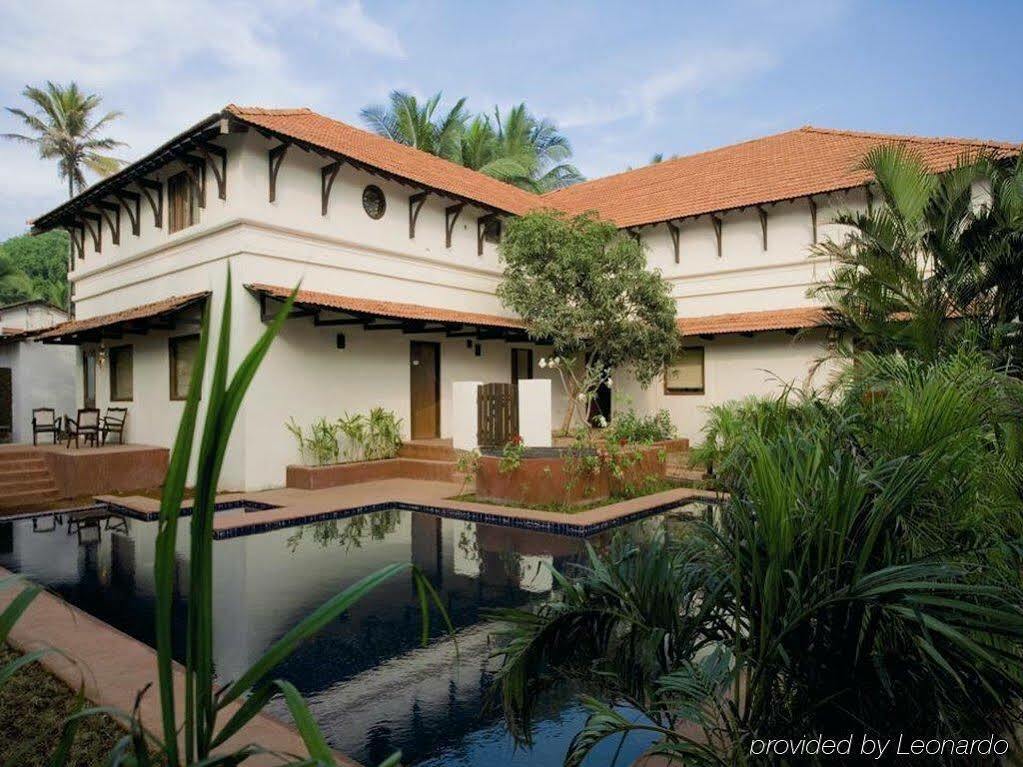 Lemon Tree Amarante Beach Resort, Goa Candolim Exterior photo