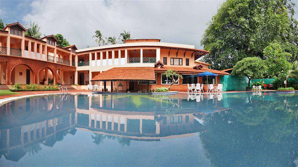 Lemon Tree Amarante Beach Resort, Goa Candolim Exterior photo